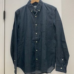 Men’s GAP shirt